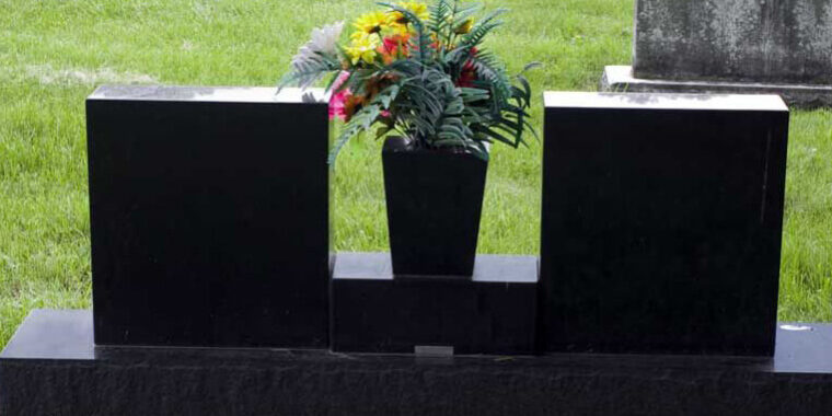 What do you put on a double headstone What do you put on a double headstone