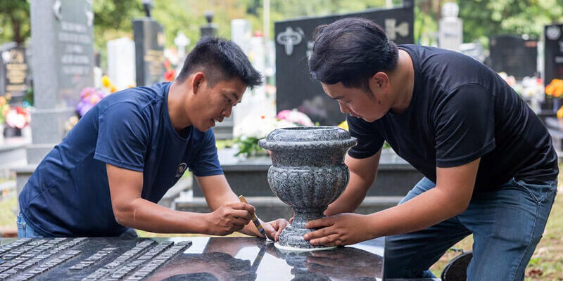 What is the best glue to attach a vase to a headstone2 What is the best glue to attach a vase to a headstone2